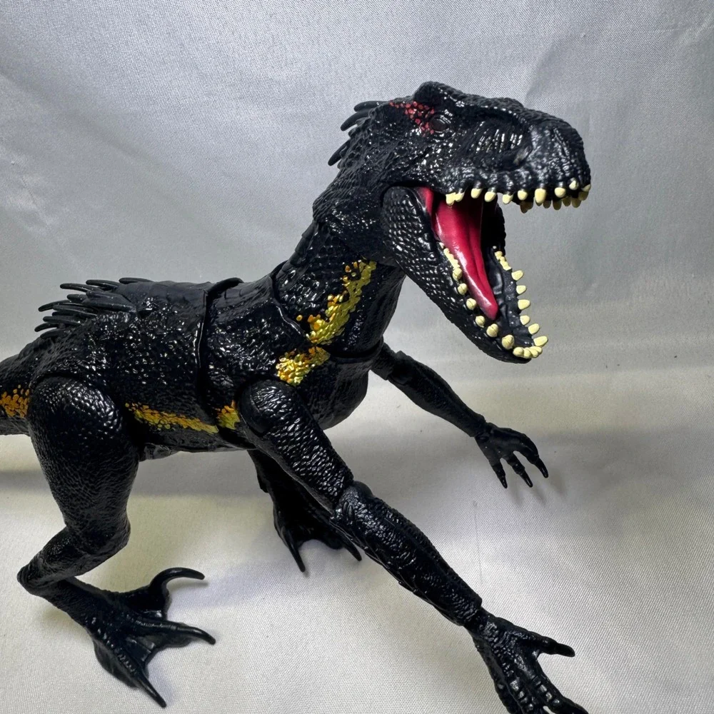 Jurassic World‎ Dino Trackers Indoraptor Track 'N Attack Dinosaur Lights n Sound
